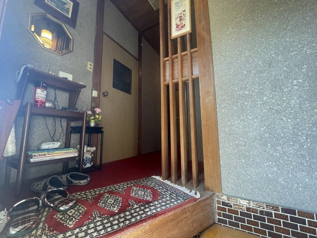 矢岳町一戸建の玄関