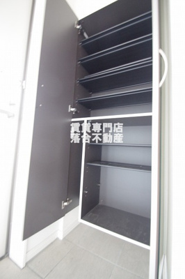 【玄関】 | リバーサイドカネヤマ | 大きなシューズ収納