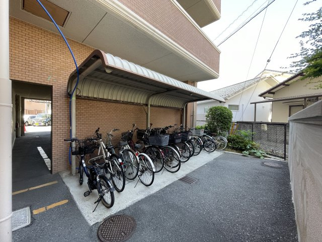 ヴェルディ宇品東のその他|（駐輪場フリースペース）自転車：100円/月　バイク：自転車置場と兼用　200円～300円/月