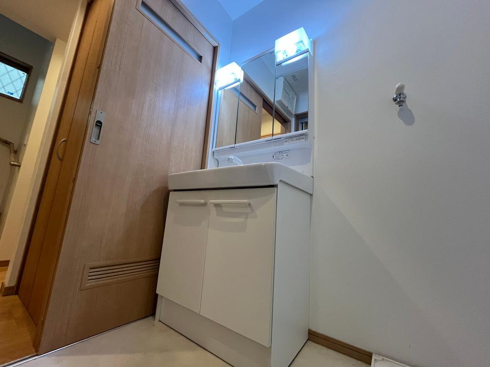 倉治3丁目　中古一戸建ての独立洗面台|シャワー付き洗面化粧台
■物件内覧・資金計画相談・住宅ローン相談、リフォーム相談、お問合せ受付中■
※当日・翌日のご内覧、ご相談はお電話でのお問合せがスムーズです！