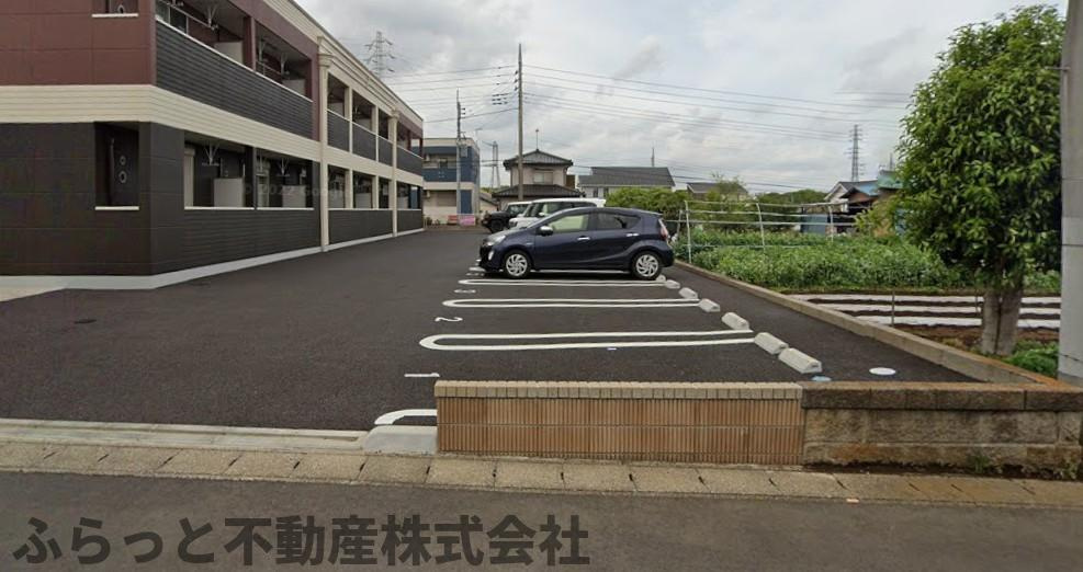 サンシャインヒルの駐車場