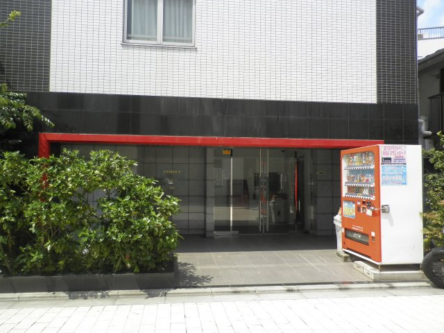 フィオリーシェ東浅草のエントランス