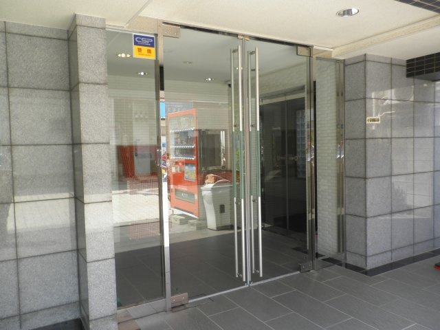 フィオリーシェ東浅草のエントランス