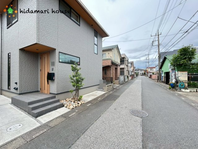 北本市中丸5丁目　中古戸建の前面道路含む現地写真