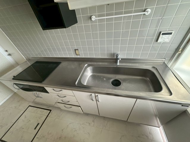 鶴甲戸建のキッチン