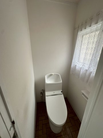 鶴甲戸建のトイレ