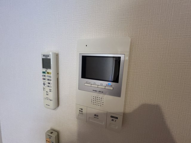 ピア旭町のセキュリティ|モニター付きインターホンで急な来客でも確認でき、安心です！