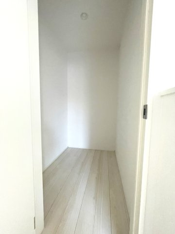 岡山市中区江並　戸建ての収納|2階1.5帖の納戸です。