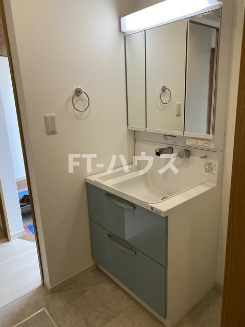 東習志野３丁目戸建の独立洗面台