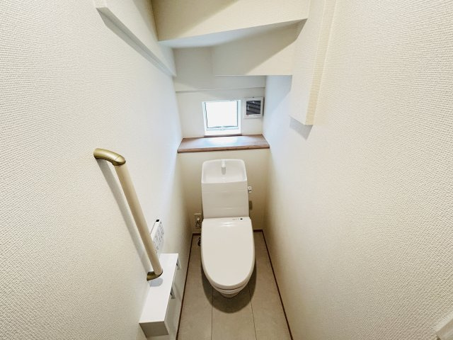 新築　前橋市六供町１丁目　Heartful　Town　１号棟のトイレ|現地写真　節水タイプのウォシュレット付きトイレ、水道料節約に一役買います！
