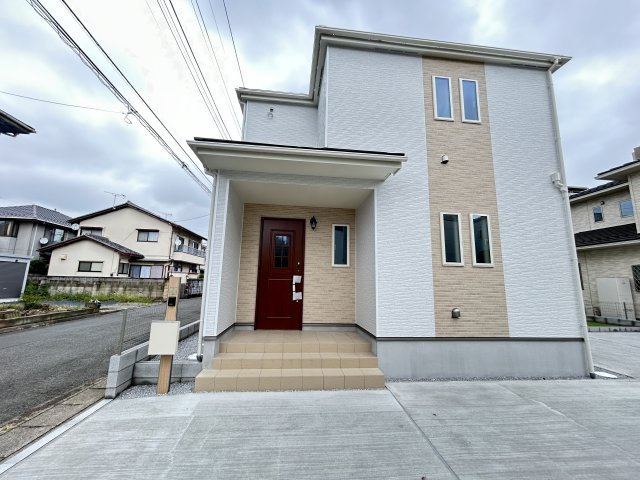 新築　前橋市六供町１丁目　Heartful　Town　１号棟の玄関|現地写真　ポストと一体型のTVモニターホンでセキュリティ安心！
