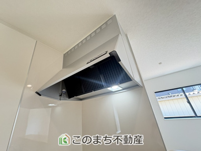 【キッチン】 | 古河市関戸第1　 | シンプルながらお料理の匂いをスッキリ吸引するレンジフード☆