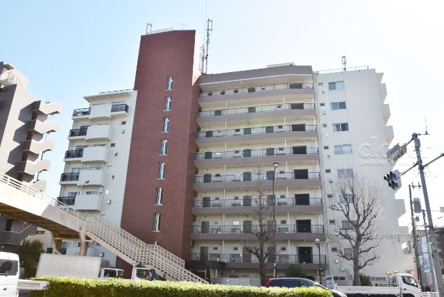 【現況写真】 | 第二高円寺ダイヤモンドマンション | 外観と前面道路　～即日のご見学可能～　お問合せはお気軽にどうぞ。
