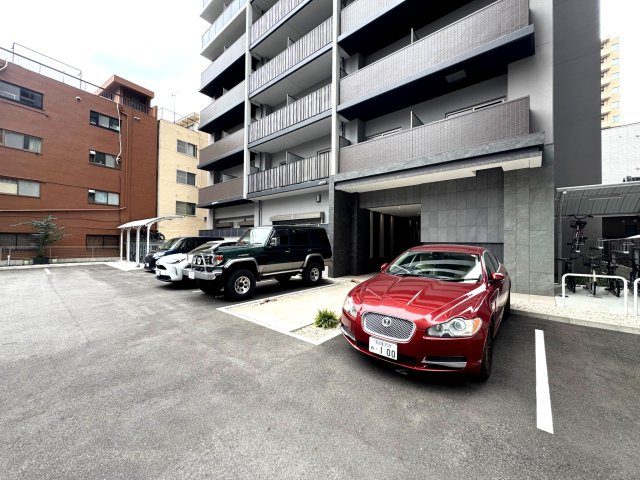 ウィステリアフロリバンダの駐車場