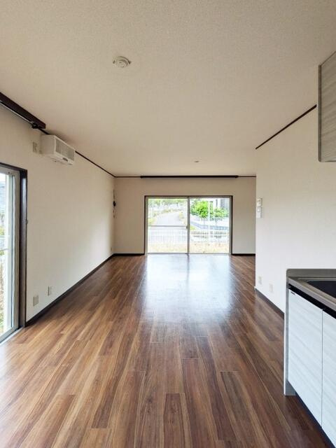 草薙邸戸建の居間・リビング