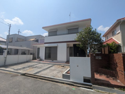 【外観】 | 筑紫が丘８丁目　中古戸建 | カースペース並列3台分