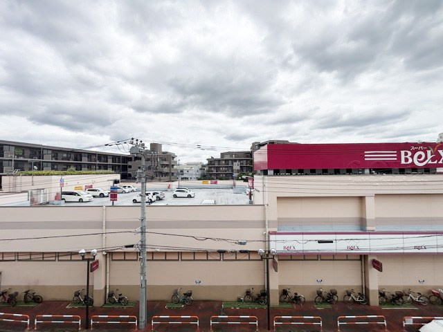 【展望】 | ドミール上板橋 | 眼前に広がる空の雄大さと、このお部屋の自慢の一つである「眺望」をご覧ください。毎日、この景色を独り占めできる新生活に夢が広がります。～即日のご見学可能～　お問合せはお気軽にどうぞ。