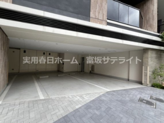 【駐車場】