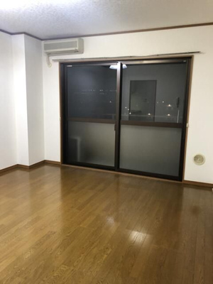 【居間・リビング】 | アイリス大宮参番館 | ゆったりとしたリビングです