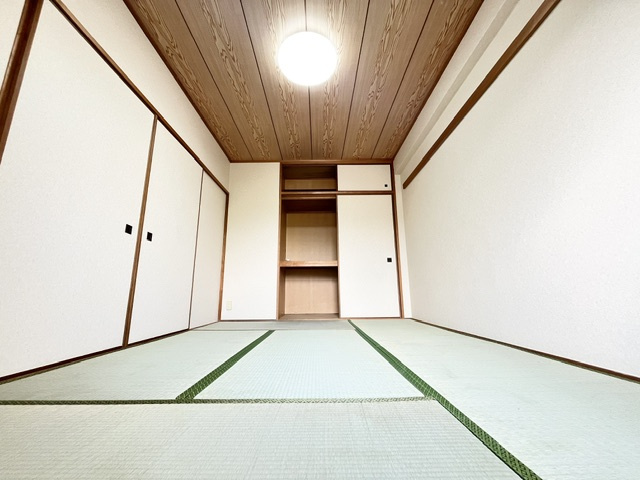 クローバーハイツ南花台の和室