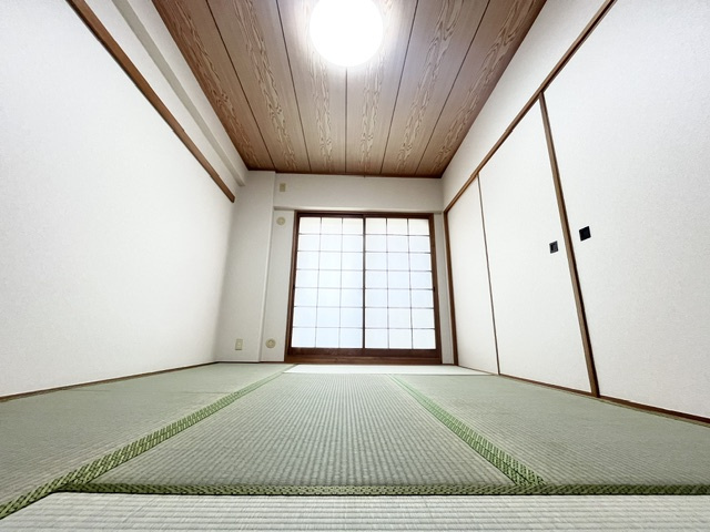 クローバーハイツ南花台の和室