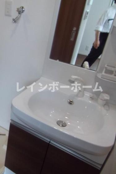 リバストン東四つ木の独立洗面台