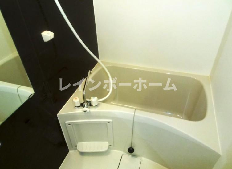 リバストン東四つ木の浴室
