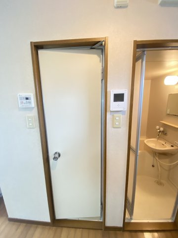 チェリーヒルズ宮崎の玄関