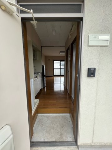 チェリーヒルズ宮崎の玄関