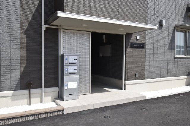 ルミナス寺町のエントランス