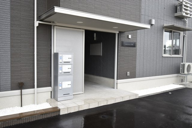 ルミナス寺町のエントランス