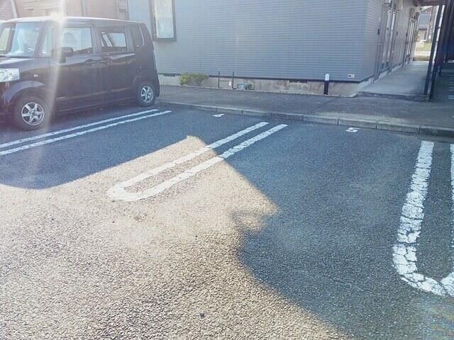 イ－ストヒルズの駐車場