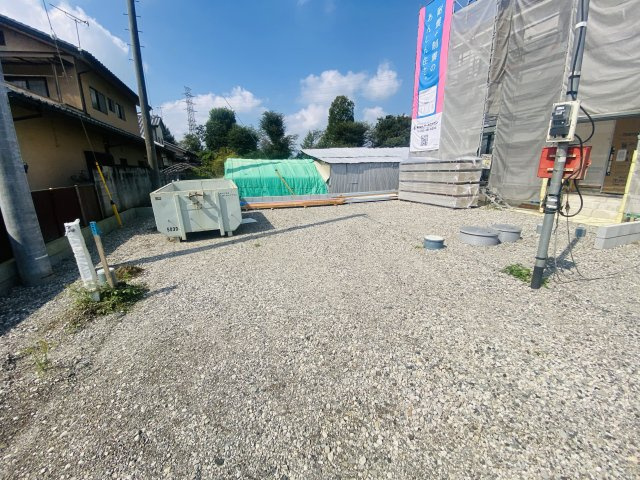 新築　伊勢崎市曲沢町第５　クレイドルガーデン　１号棟　の駐車場|現地写真　駐車スペースは並列3台分可能です！

