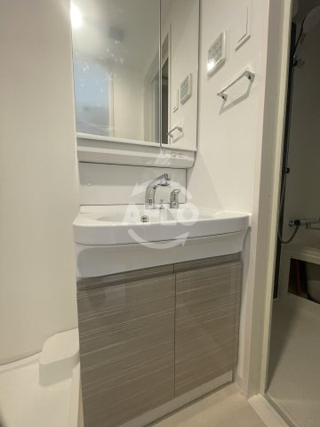 ARCOBALENO OSAKA FUSEの洗面所|S-RESIDENCE布施aventra　独立洗面台