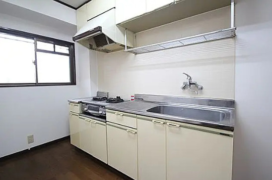 栃木県鹿沼市　一棟マンションのキッチン