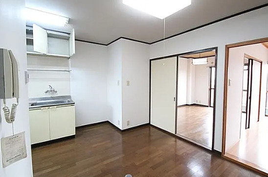 栃木県鹿沼市　一棟マンションのキッチン