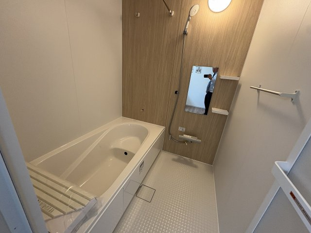 【浴室】 | 春日市弥生4丁目2期　1号棟（全1棟）【仲介手数料無料・0円】 | 現地写真。浴室です。