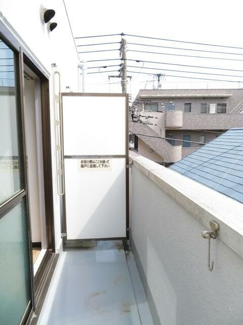 三河屋ビルのバルコニー