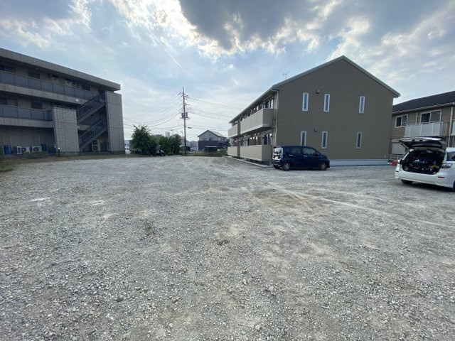 【駐車場】
