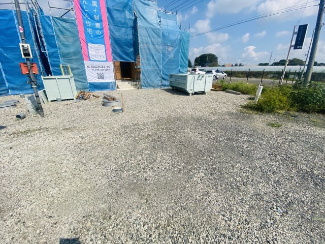 新築　伊勢崎市曲沢町第５　クレイドルガーデン　4号棟　の駐車場|現地写真　駐車スペースは並列3台分可能です！

