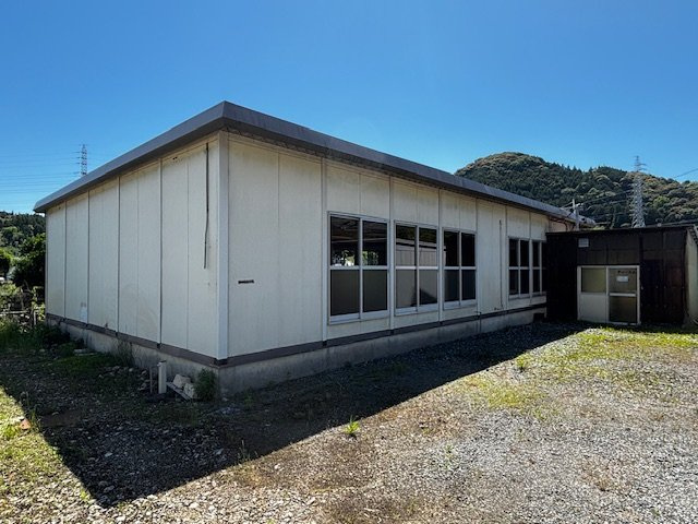 島田市伊太　売作業所・倉庫の外観