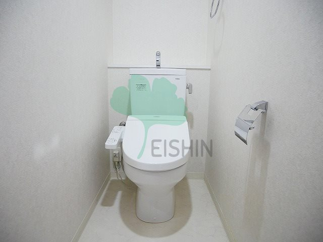ネストピア博多駅前3のトイレ|温水洗浄付きトイレです！