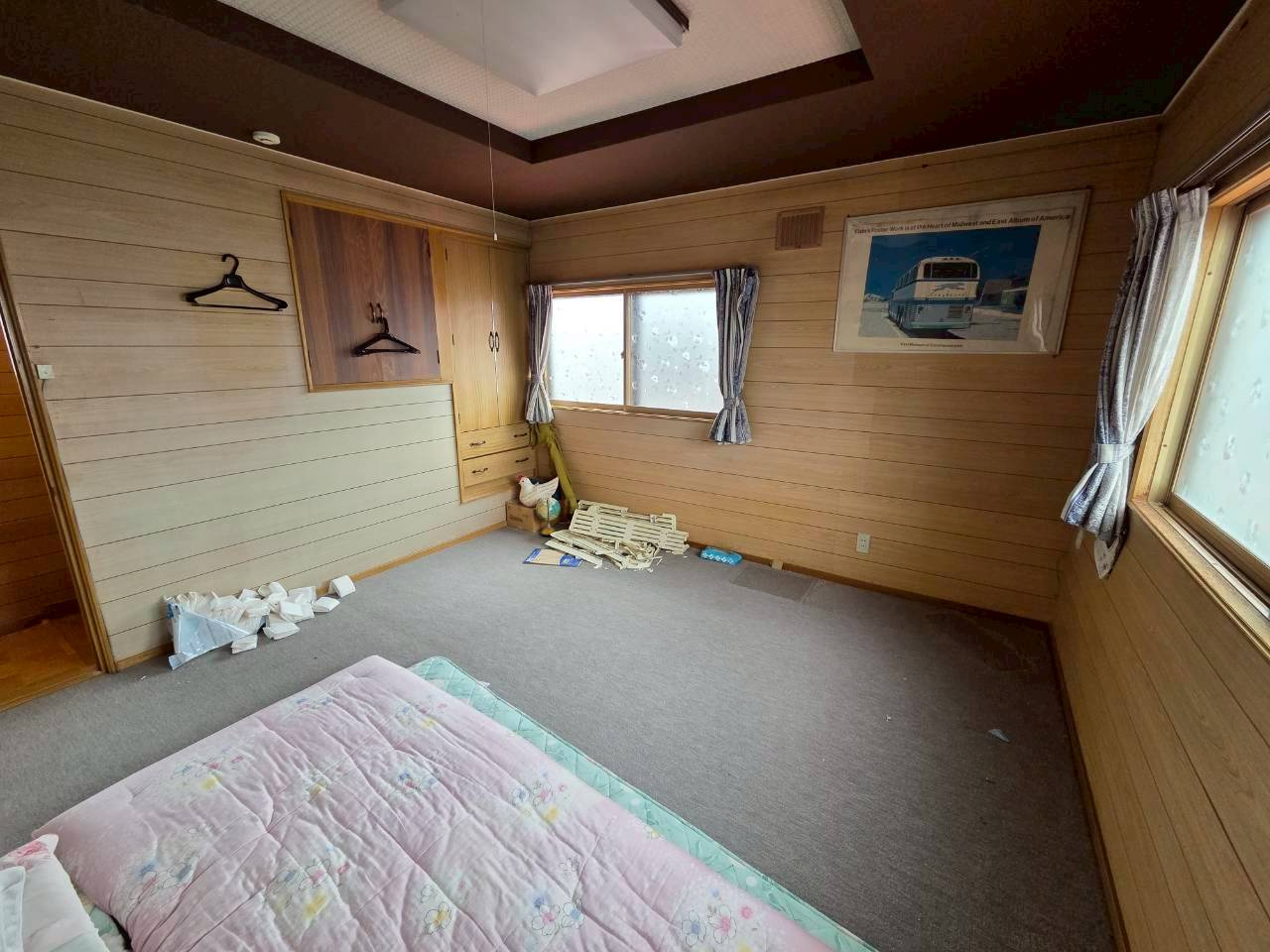 若草町　中古住宅の洋室|2階　洋室（階段手前）