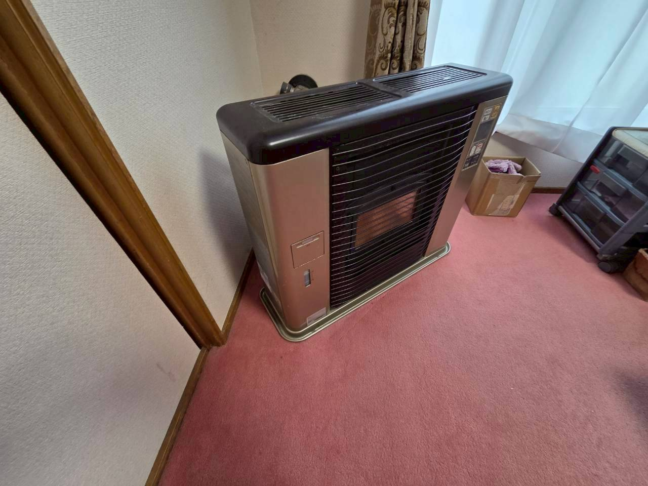 若草町　中古住宅の居間・リビング