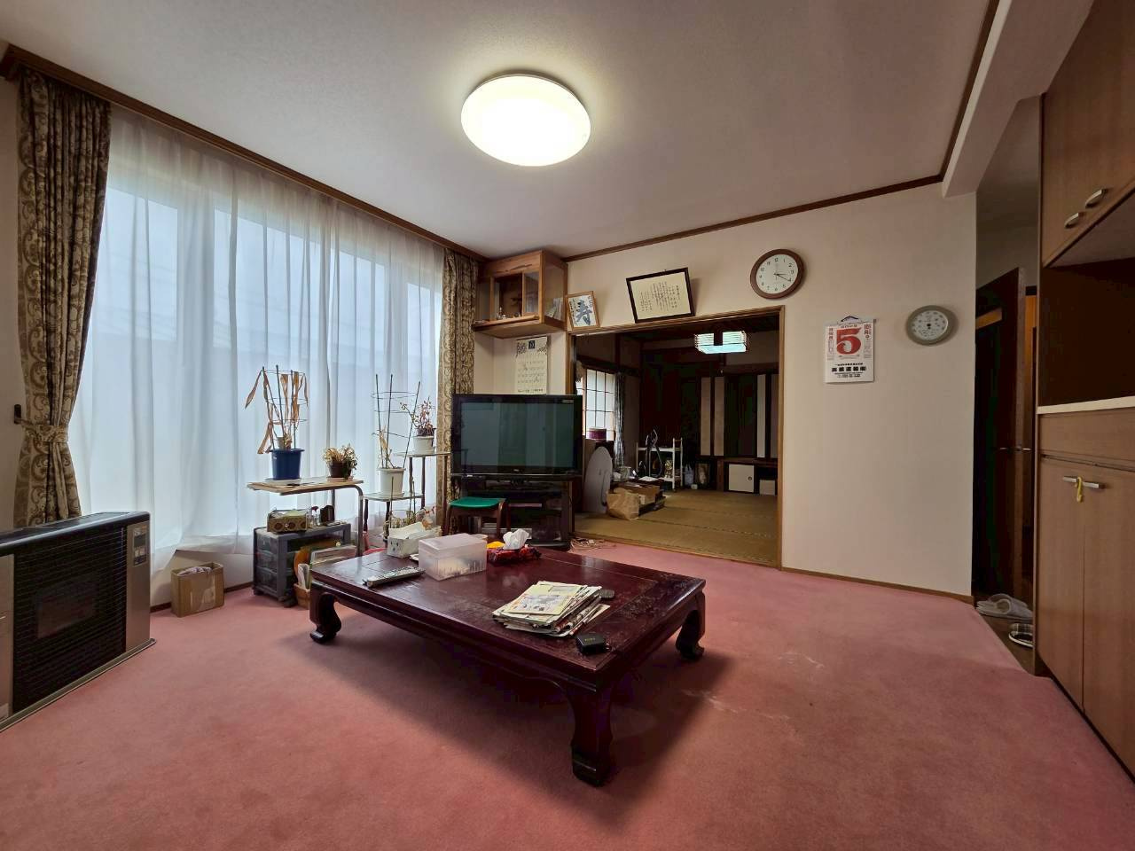 若草町　中古住宅の居間・リビング|LD8帖