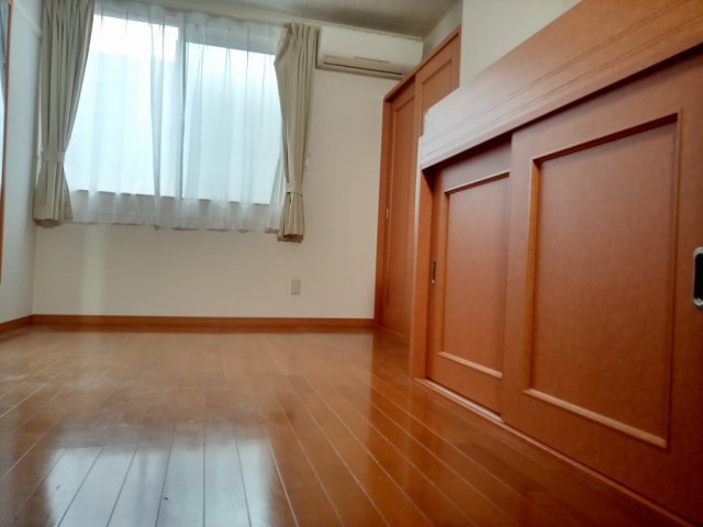 【居間・リビング】 | レオパレスハナミズキ | 備品や設備仕様は号室等により異なります。現地をご確認下さい。