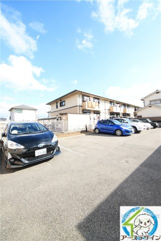 クローバーの駐車場