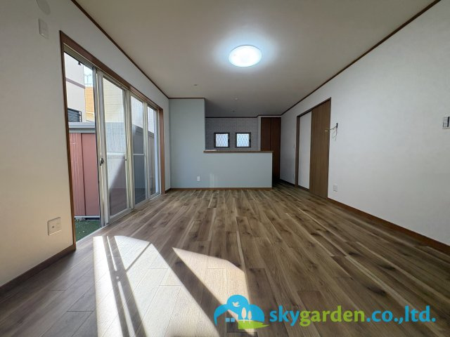 秦野市渋沢　中古戸建の居間・リビング|家族の寛ぎの空間です