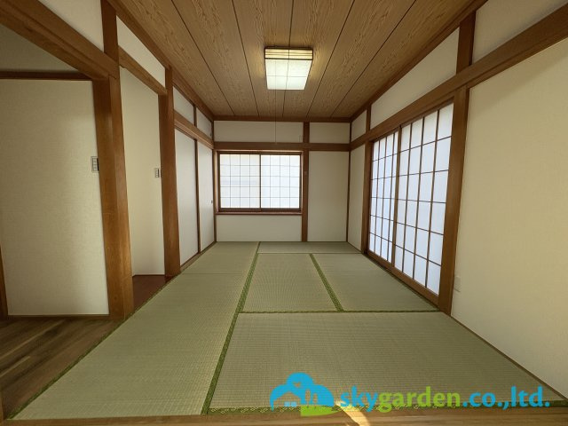 秦野市渋沢　中古戸建の和室|リビング隣の6畳の和室