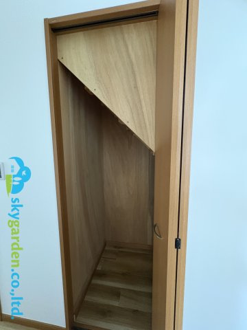 秦野市渋沢　中古戸建の収納|階段下を利用した収納